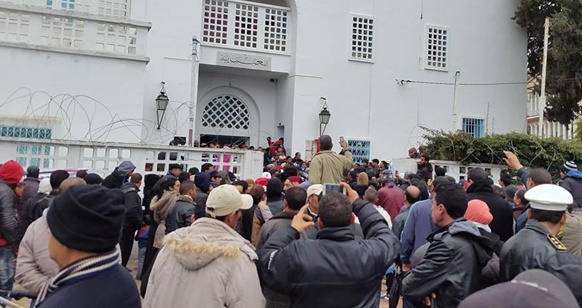 بوسالم : وقفة احتجاجية لتفعيل المنطقة الصناعية بالروماني 